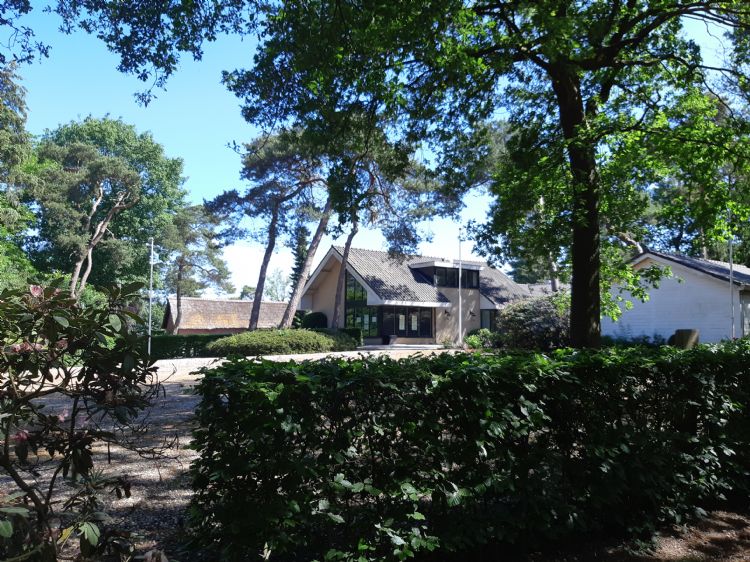 De gebouwen bij Edda Huzid in mei 2020.
