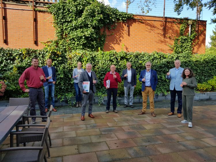  V.l.n.r. Anton Metselaar, Bart Hooghiemstra, Annet Weits, Gerard van der Werf, Jan Tammeling, Henk Rotman, Jan Bender en Ciska Gerdes. 